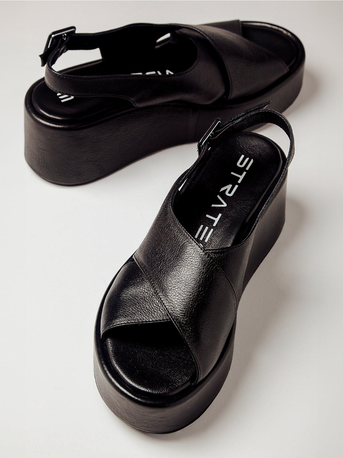 Strategia Strategia Shoes Hope Sandalo Nero con Zeppa